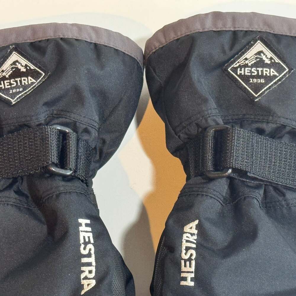 Hestra Gauntlet CZone Jr Youth Ski Gloves Black - Picture 2 of 5